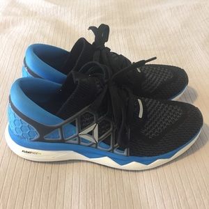 Reebok Women’s sz9 Floatride Blu/Blk Running shoes
